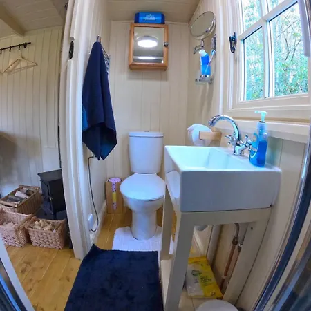 Haslemere - - Sleeps 2 - Parking - Garden * Μπρίστολ