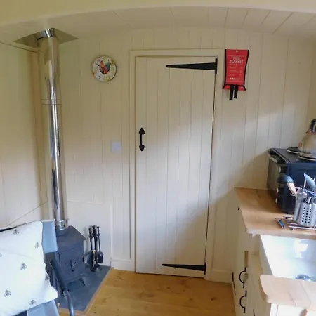 Haslemere - - Sleeps 2 - Parking - Garden Σπίτι διακοπών