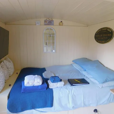 Haslemere - - Sleeps 2 - Parking - Garden Σπίτι διακοπών