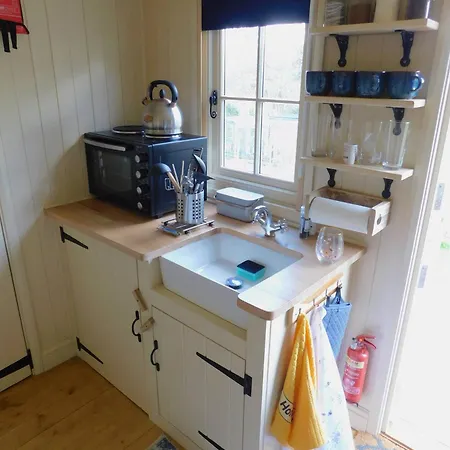 Casa de Férias Haslemere - - Sleeps 2 - Parking - Garden Bristol