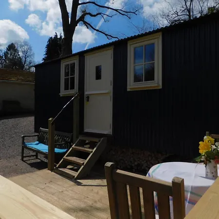 Haslemere - - Sleeps 2 - Parking - Garden * בריסטול